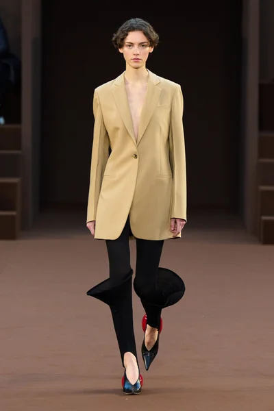 Look 35
